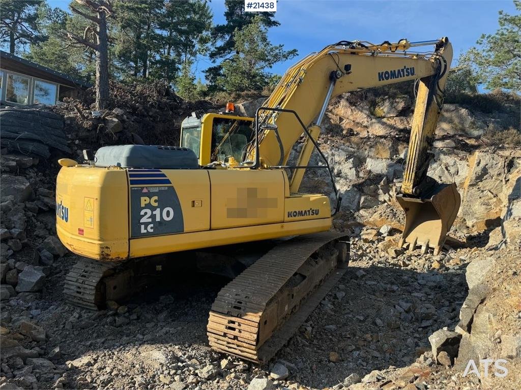 Komatsu PC210LC-8 Crawler Excavator w/ 2 Buckets, Tilt and 2013 21438 PC210LC-8 Crawler Excavator w/ 2 Buckets, Tilt and 2...