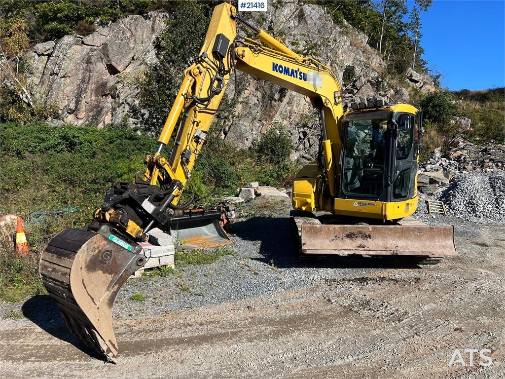 Komatsu PC78us Excavator w/ Rototilt, sanding bucket, narr 2015 21416 PC78us Excavator w/ Rototilt, sanding bucket, narr 2...