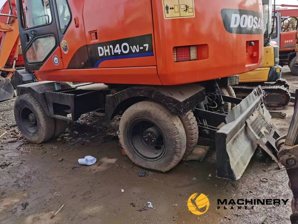 DOOSAN DH140W-7 Used Wheel Excavator Good Condition DH140W-7 2019 1 Wheeled Excavators image 2
