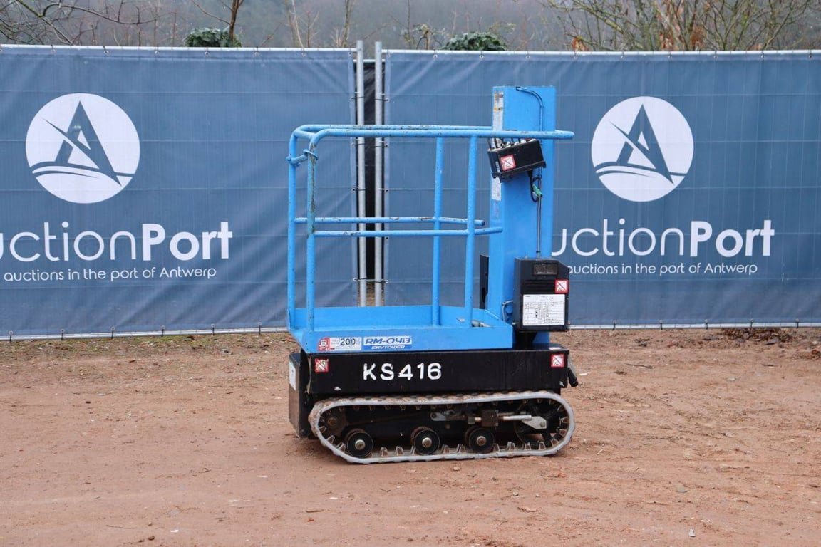 Mast lift Aichi RM04B Electric 5.8m 2005 2005 RM04B 2005 1