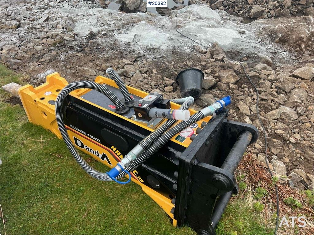 Danda D&A150DX spike hammer (1231 kg) w/ s60 attac 2022 20392 Danda D&A150DX spike hammer (1231 kg) w/ s60 attac 2022 1