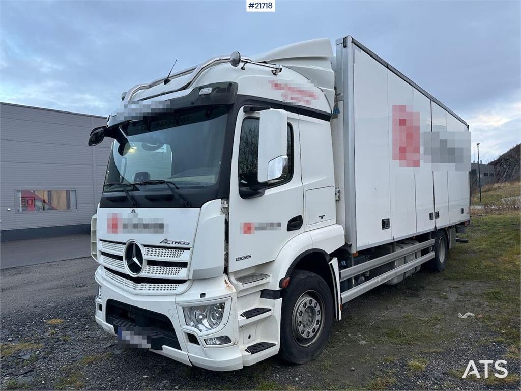 Mercedes-Benz Actros 1835 box truck w/ Full side opening, genera 2016 21718 Actros 1835 box w/ Full side opening, genera 2...