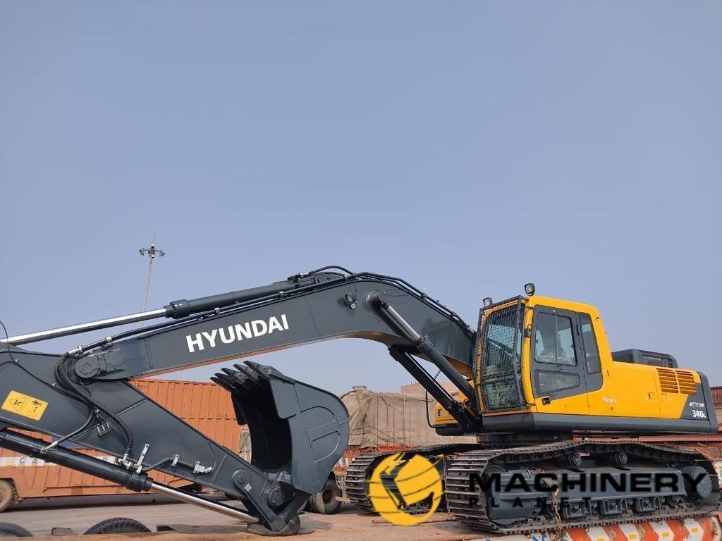 Hyundai R340L Crawler Excavator - 2024 - New/Unused R340L 2024 2 Crawler Excavators