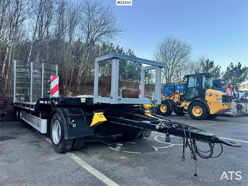 Fliegl DTS 300 Machinery Trailer – Hydraulic Ramps 2025 22242 Fliegl DTS 300 Machinery Trailer – Hydraulic Ramps 2025 1 Lo...