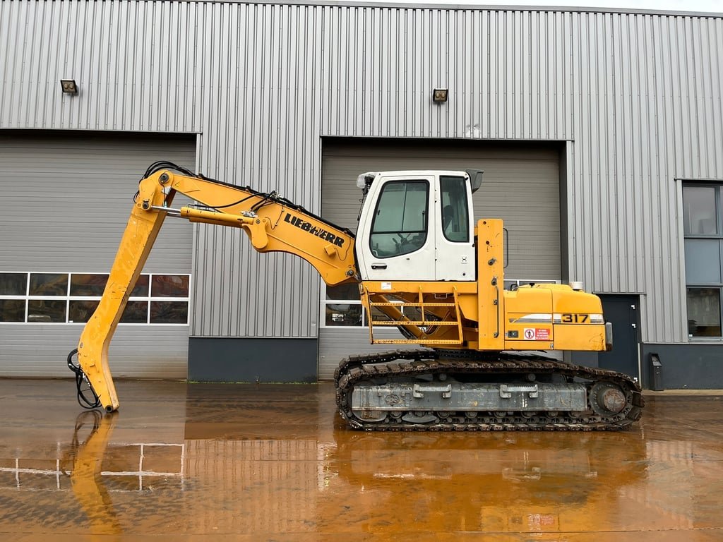 Liebherr R317 Litronic Material Handler 2011 00031683 R317 Litronic Material Handler 2011 1