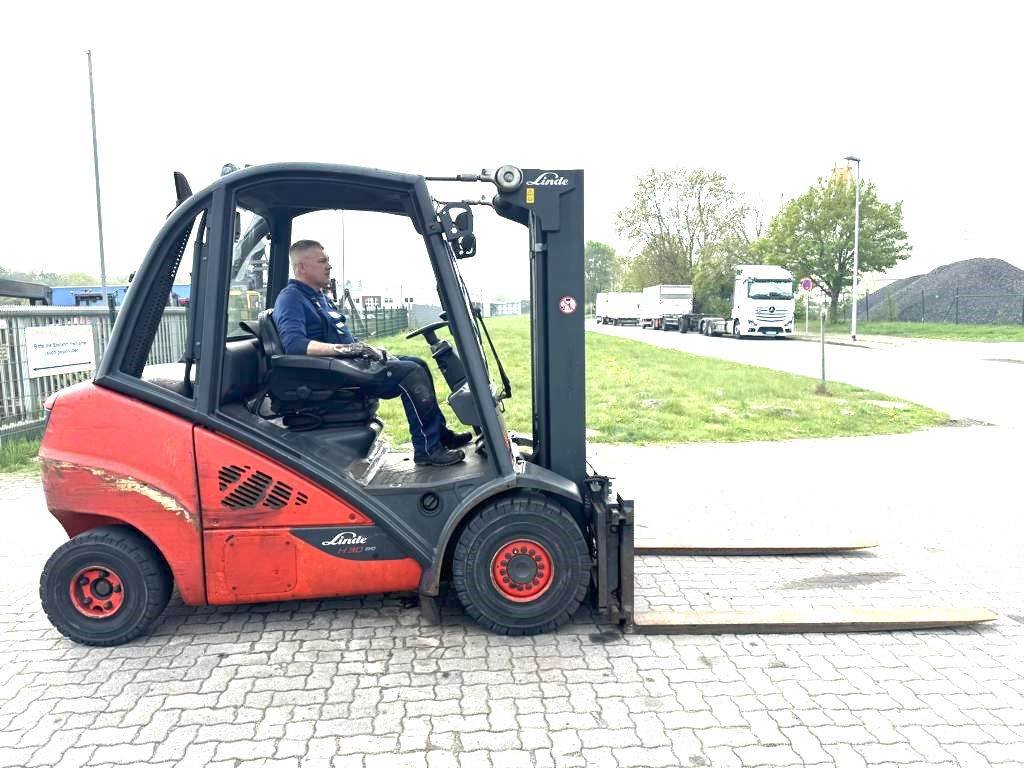 Linde H30D-02 2014 D4132 H30D-02 2014 1 Forklift
