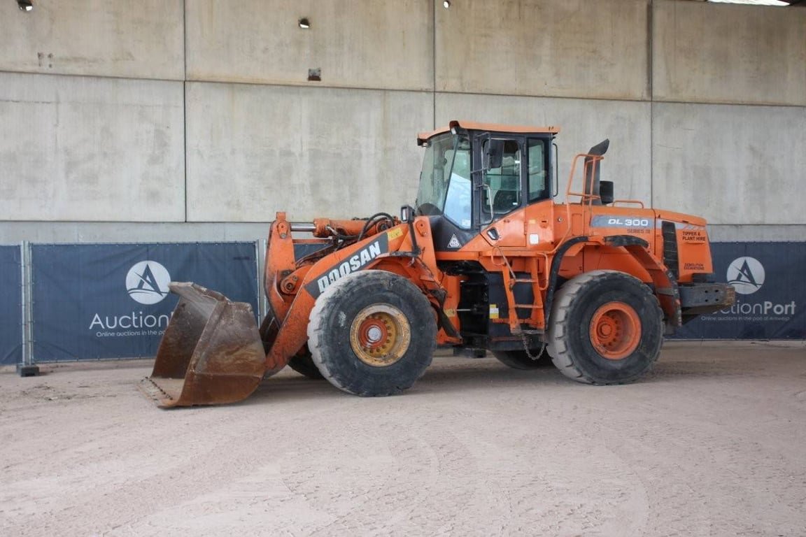 Wheel loader Doosan DL300 Series III Diesel 22kW 2014 2014 DL300 Series III 2014 1