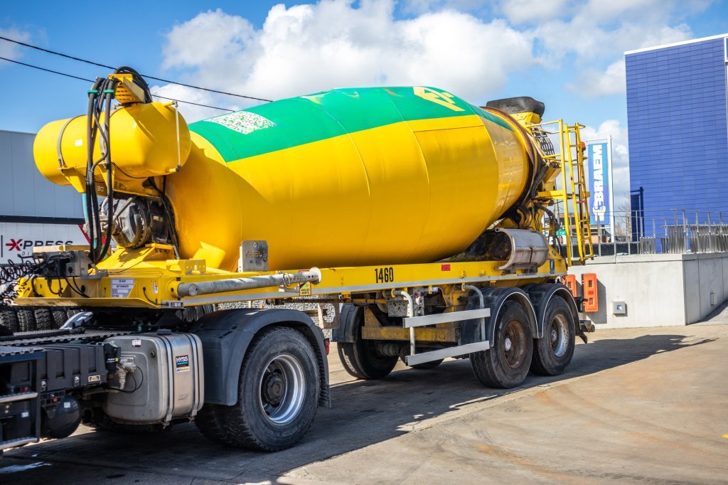 DE BUF BETON MIXER/MALAXEUR/MISCHER-10M3 2016 E61068 De Buf BETON MIXER/MALAXEUR/MISCHER-10M3 2016 1