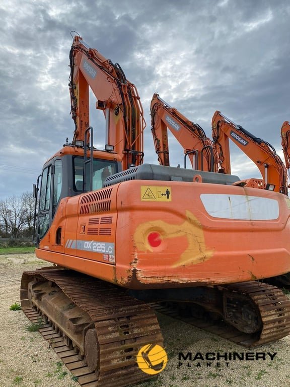2017 DOOSAN CRAWLER EXCAVATOR DX225 DX225 2017 1 Crawler Excavators image 3