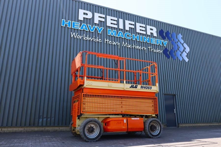 JLG M4069 Hybrid, 14.2m Working Height, 360kg Capacity 2013 JLG - M4069 - 90074 M4069 Hybrid, 14.2m Working Height, 360kg ...