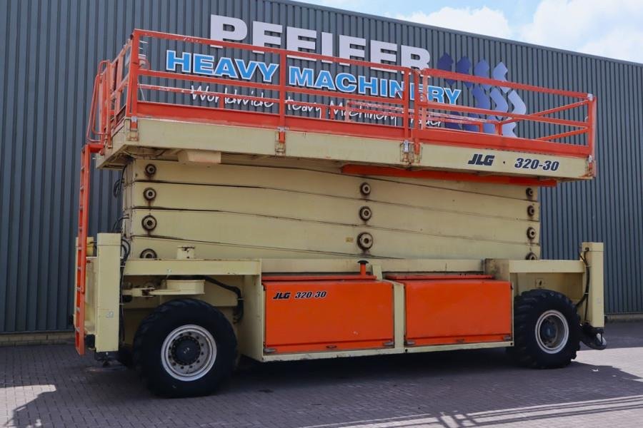 JLG SL320-30 Diesel, 4x4 Drive, 34m Working Height, 14 2007 JLG - SL320-30 - 90094 SL320-30 Diesel, 4x4 Drive, 34m Working...