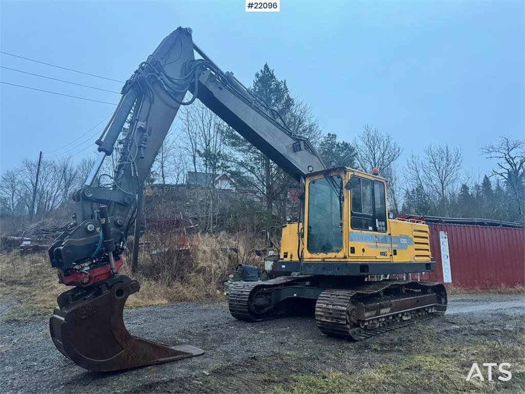Volvo EC200 crawler excavator with rototilt and narrow b 1998 22096 EC200 crawler excavator with rototilt and narrow b 199...