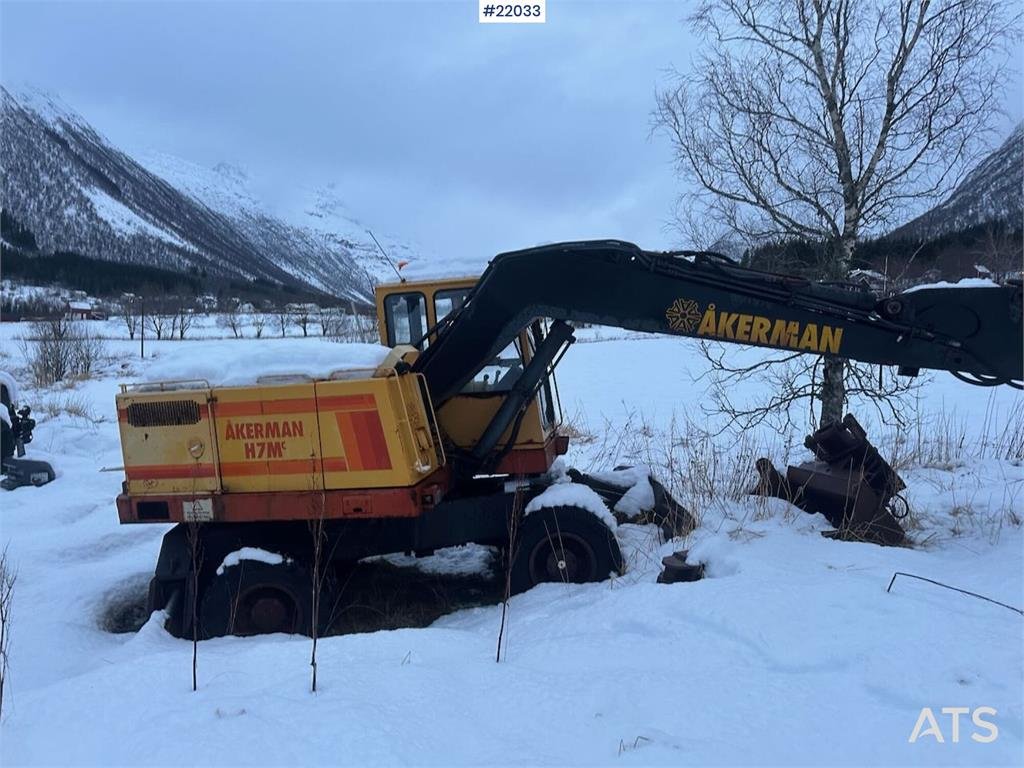 Åkerman H7M wheeled excavator with bucket 1991 22033 Akerman H7M wheeled excavator with bucket 1991 1 Wheeled Excavators