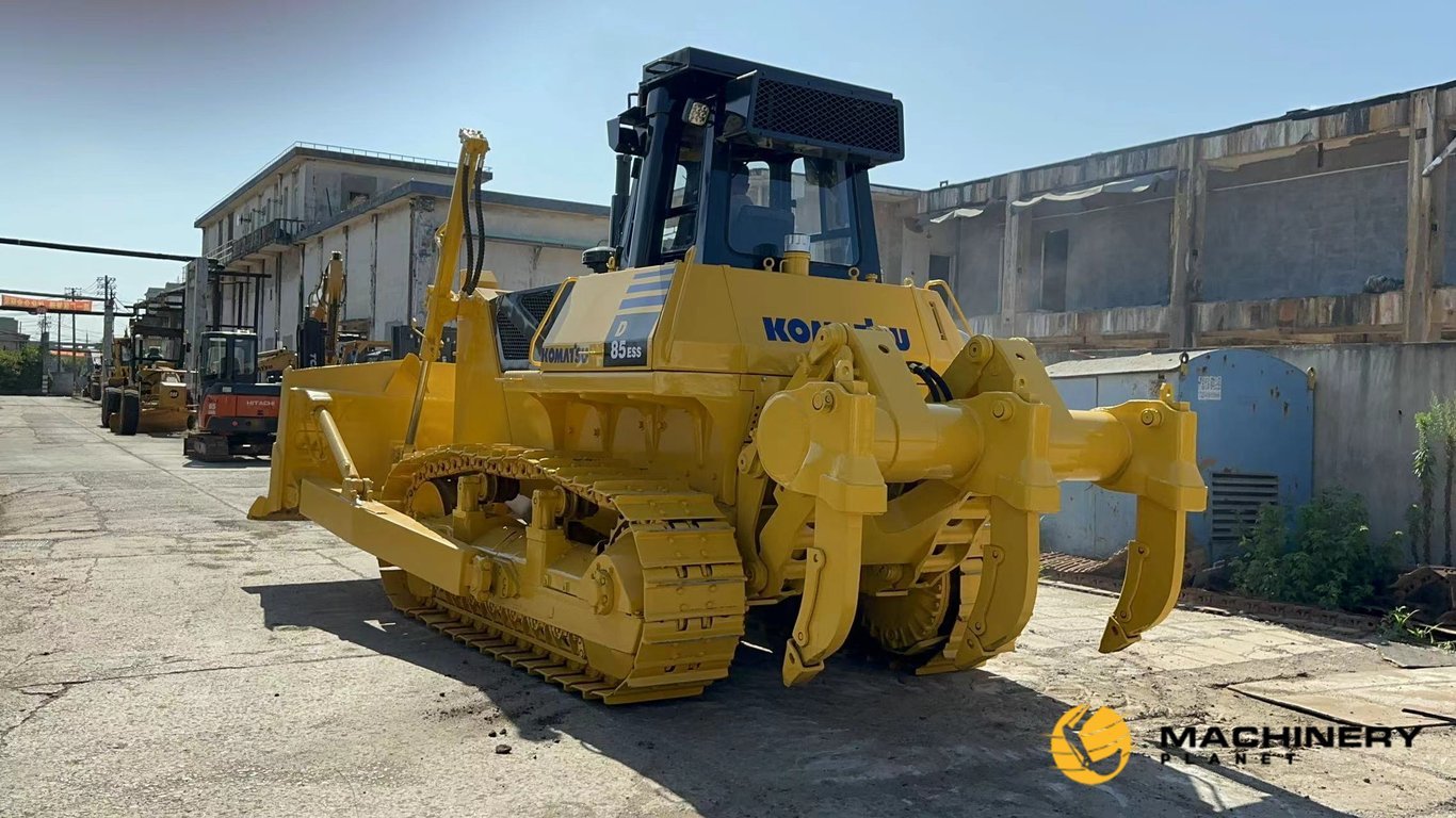 KOMATSU D85ESS Hot sale Good quality D85ESS 2019 1 Dozers image 4