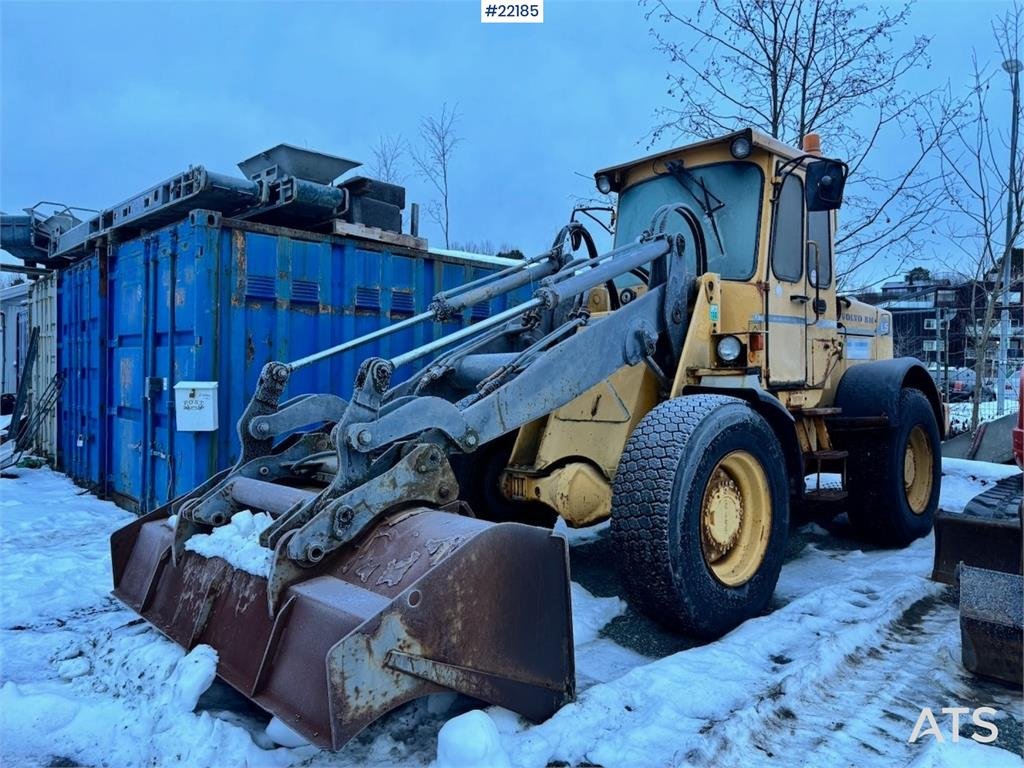 Volvo L50 Wheel Loader with Bucket and Pallet Forks 1994 22185 L50 Wheel Loader with Bucket and Pallet Forks 1994 1 Wheel ...
