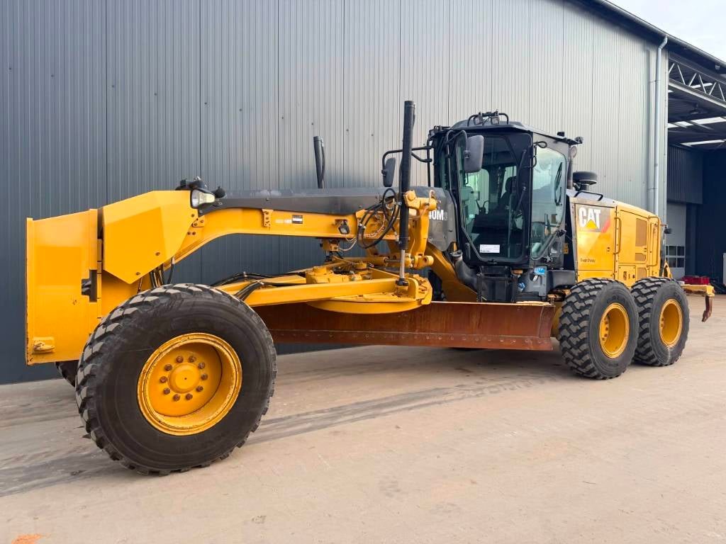 CAT 140M3 2017 210103 140M3 2017 1 Motor graders