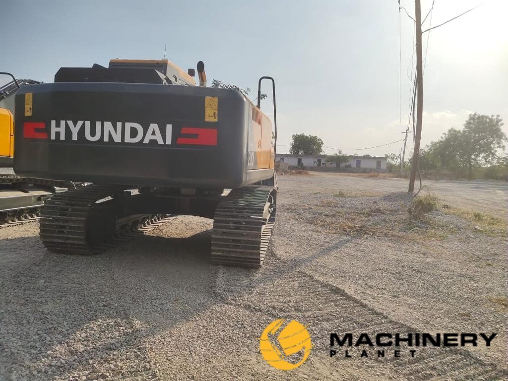 2024 Hyundai R210 Crawler Excavator - New/Unused R210 2024 2 Crawler Excavators image 5