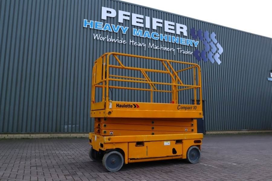 Haulotte Compact 10 Electric, 10m Working Height, 450kg Cap 2011 HAULOTTE - Compact 10 - 63138 Compact 10 Electric, 10m Wo...