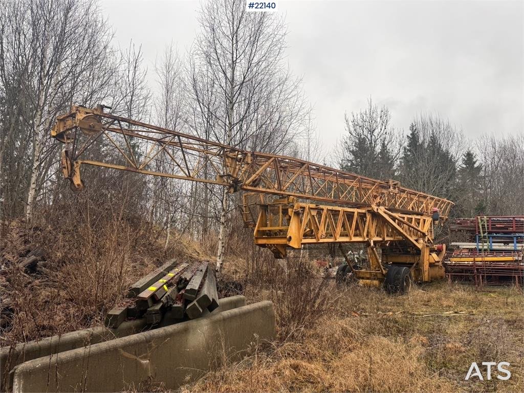Potain 325B tower crane 1985 22140 325B tower crane 1985 1 Other cranes
