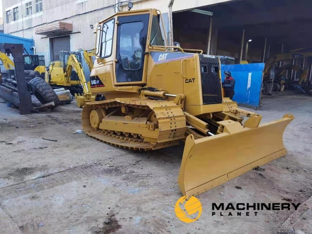 D4G Caterpillar Used Bulldozer good price D4G 2017 1 Dozers image 2