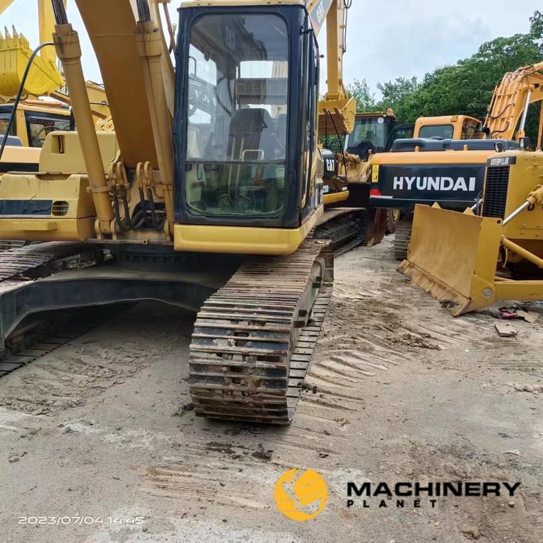 320B Caterpillar Used Crawler Excavator 20tons LOW PRICE 320B 2019 1 Crawler Excavators image 5