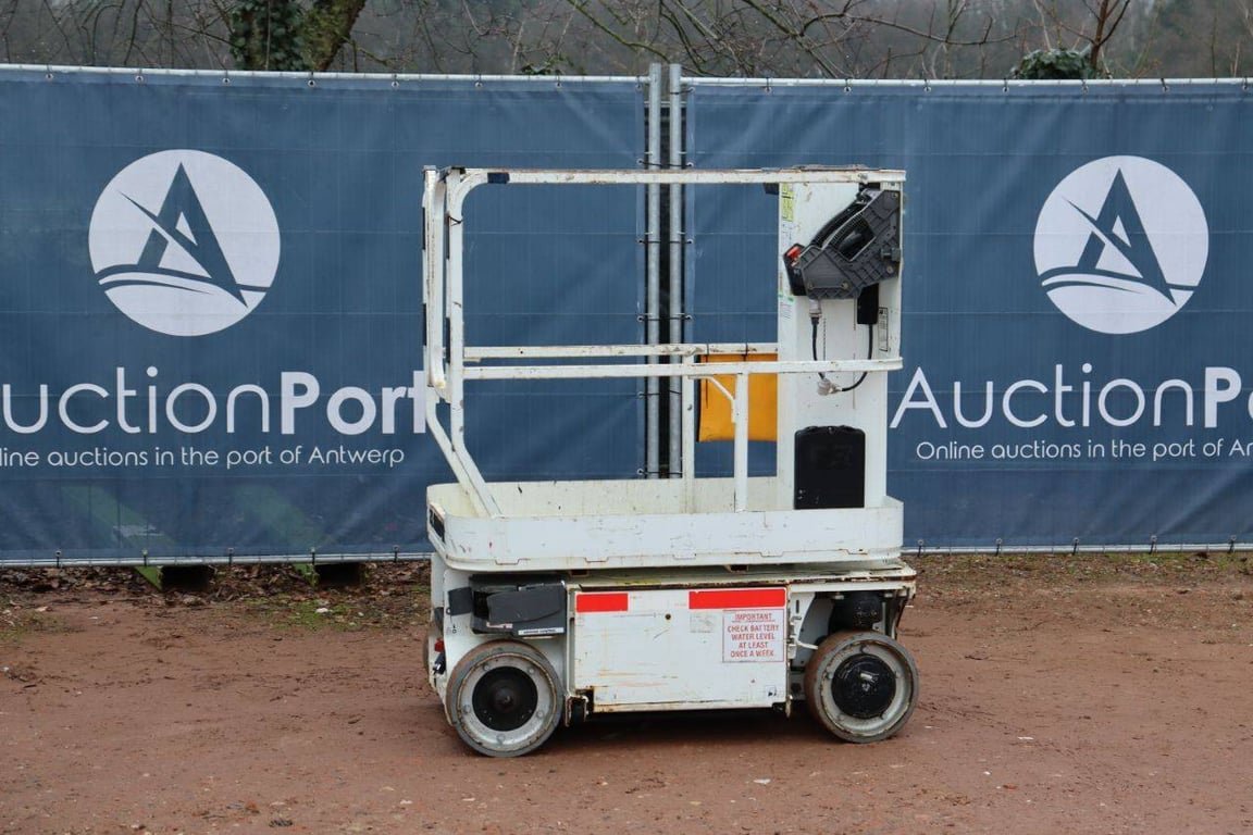 JLG 1230ES Electric Mast Lift 5.66m 2013 2013 1230ES 2013 1