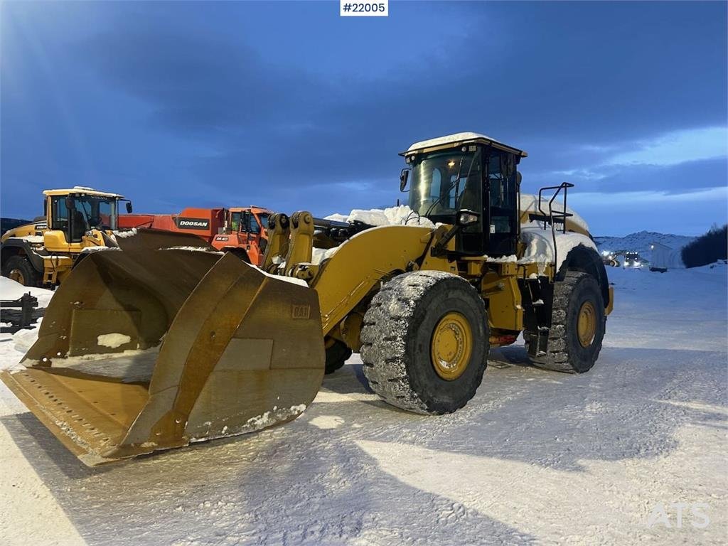 CAT 980M wheel loader w/ bucket. WATCH VIDEO. 2016 22005 980M wheel loader w/ bucket. WATCH VIDEO. 2016 1 Wheel Loaders