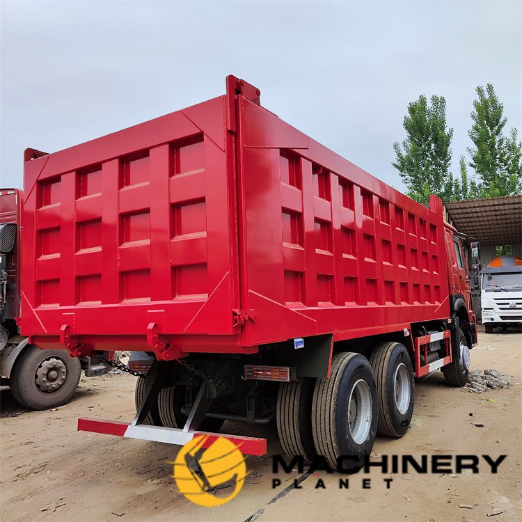 HOWO 371HP 6X4 Dump Truck Good Quality Hot Sale 317HP 6X4 2022 1 Dump Truck image 4