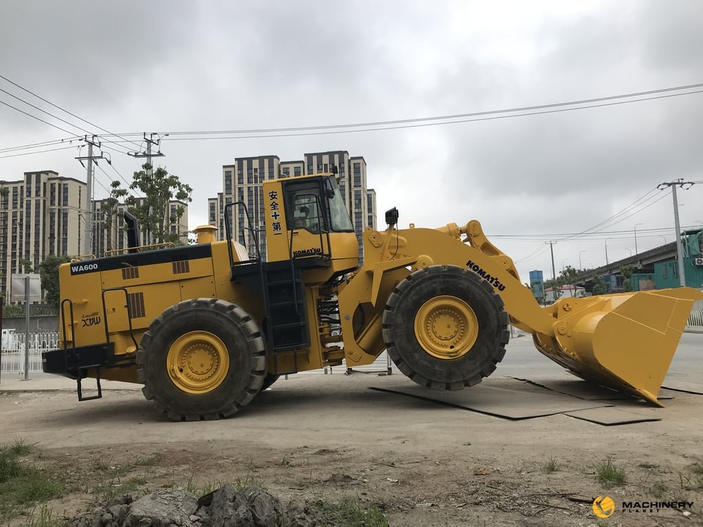 Komatsu WA600-3 good quality Original for sale WA600-3 2018 1 Wheel Loaders image 3
