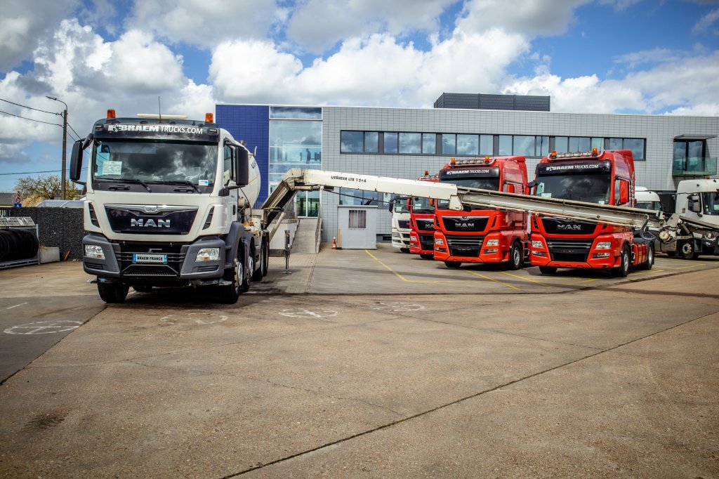 MAN TGS 32.400BB+LIEBHERR 8M³+BAND/TAPIS 16m 2014 E59799 TGS 32.400BB+LIEBHERR 8M³+BAND/TAPIS 16m 2014 1