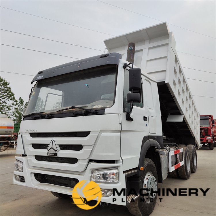 HOWO 371HP 6X4 Dump Truck Good Quality Hot Sale 371HP 6X4 2020 1 Dump Truck image 2