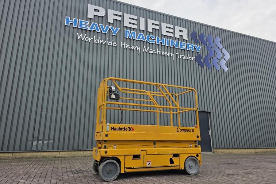 Haulotte Compact 8 Electric, 8.2m Working Height, 350kg Cap 2011 HAULOTTE - Compact 8 - 63449 Compact 8 Electric, 8.2m Wor...