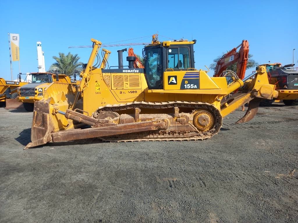 Komatsu D155A-6R (4 pcs available in Abu Dhabi) 2023 ETR-1190 D155A-6R (4 pcs available in Abu Dhabi) 2023 1 Dozers