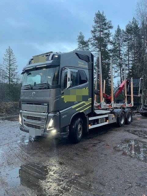 Volvo FH16 750 6x4 timber truck with Epsilon M12 crane 2021 22080 FH16 750 6x4 timber truck with Epsilon M12 crane 2021 1