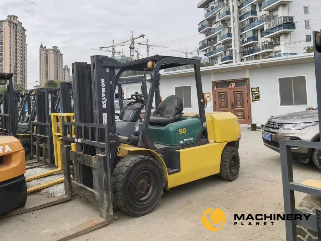 KOMATSU FD50 Forklift 5 Tons Good Quality Hot sale FD50 2020 1 Forklift image 2