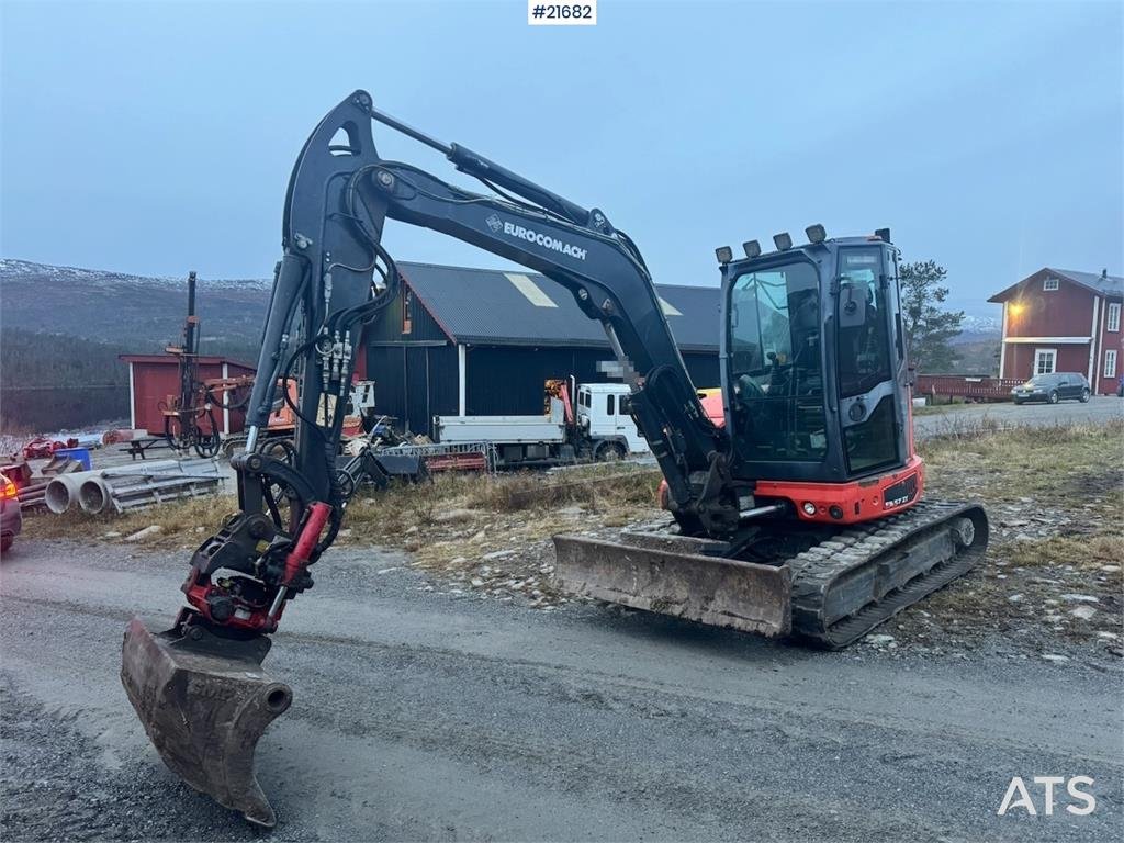 Eurocomach ES57 Tracked excavator w/ Rototilt and 2 buckets. 2014 21682 Eurocomach ES57 Tracked excavator w/ Rototilt and ...