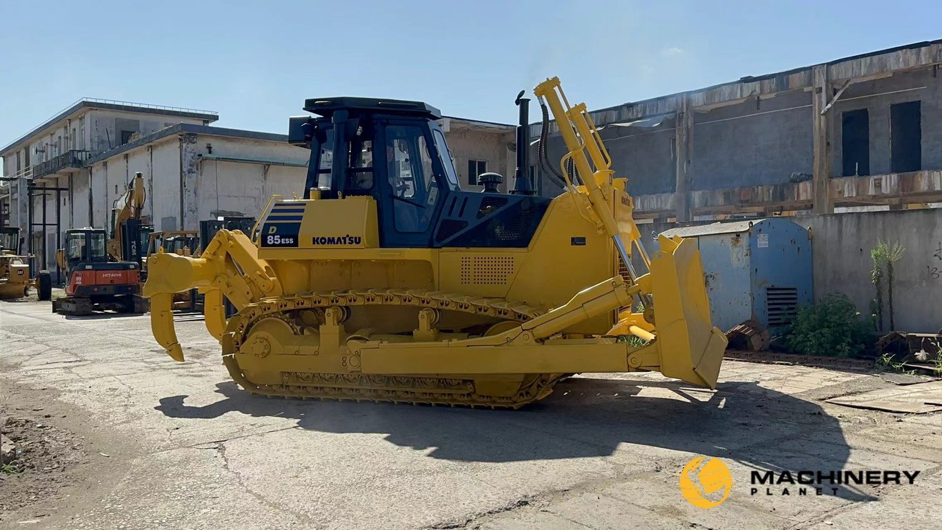 KOMATSU D85ESS Hot sale Good quality D85ESS 2019 1 Dozers image 5