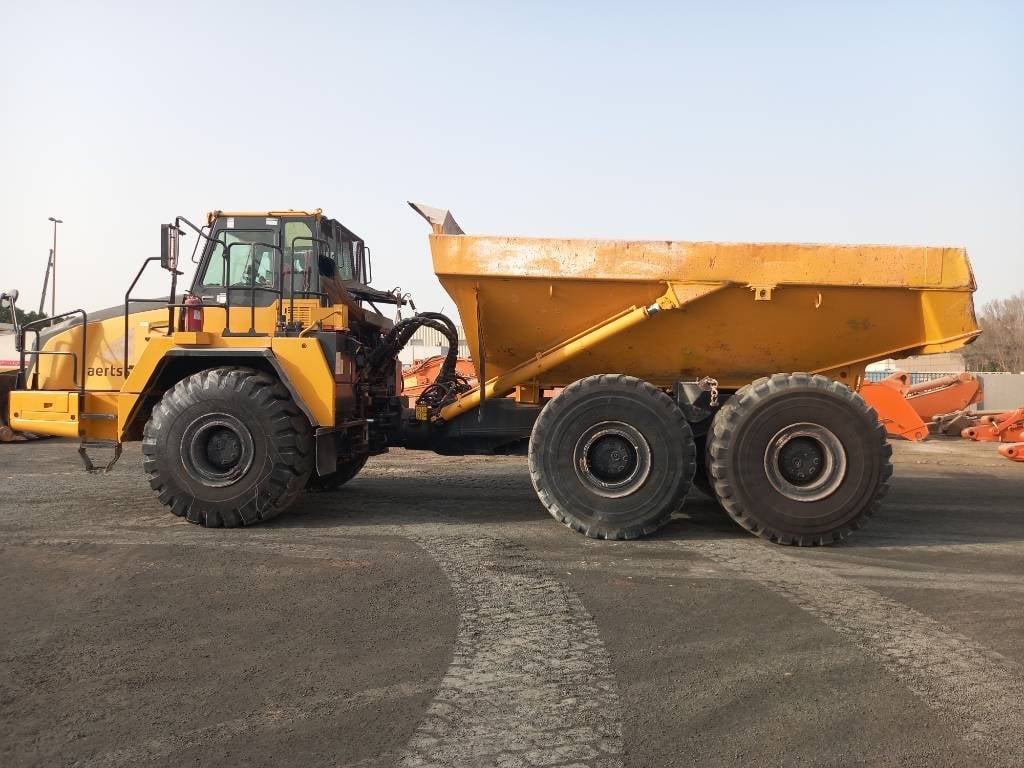 Komatsu HM400-3R (4 pcs available in Abu Dhabi) 2017 ETR-1209 HM400-3R (4 pcs available in Abu Dhabi) 2017 1