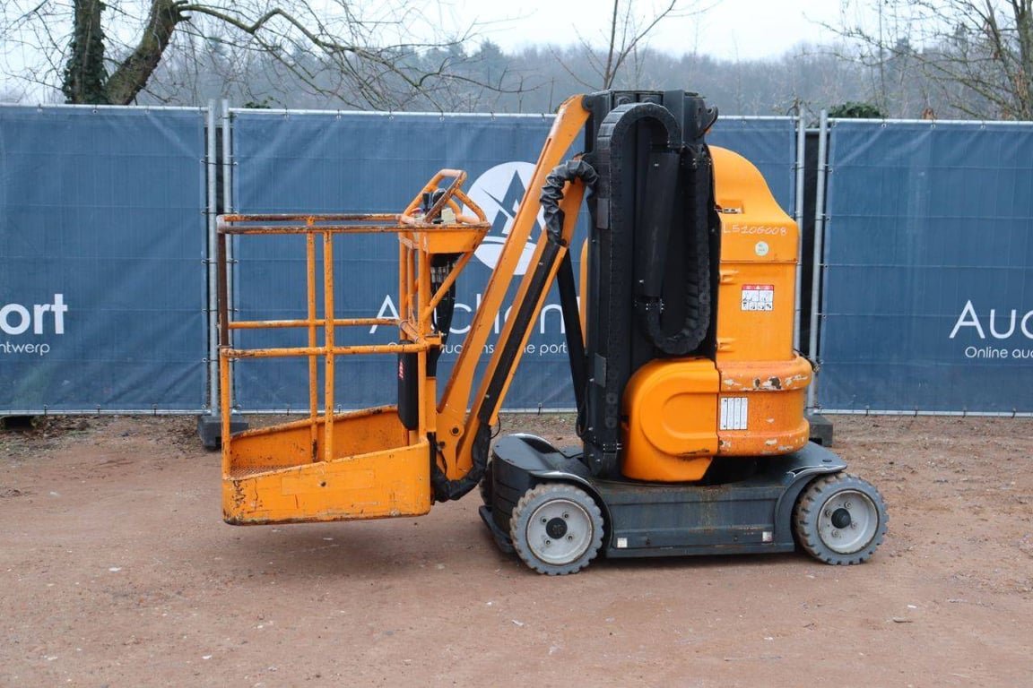 Mast lift ATN PIAF 880R Electric 8.8m 2014 2014 ATN PIAF 880R 2014 1