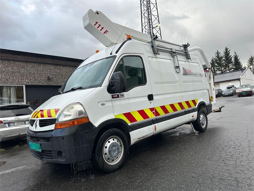 Renault Master lift truck w/ France Elevateur lift basket. 2009 21552 Renault Master lift truck w/ France Elevateur lift b...