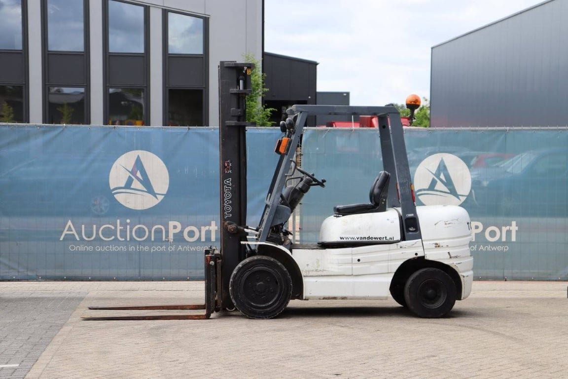 Forklift Toyota 62-6FDF30 Diesel 3000kg 4.0m 1997 1997 62-6FDF30 1997 1 Forklift