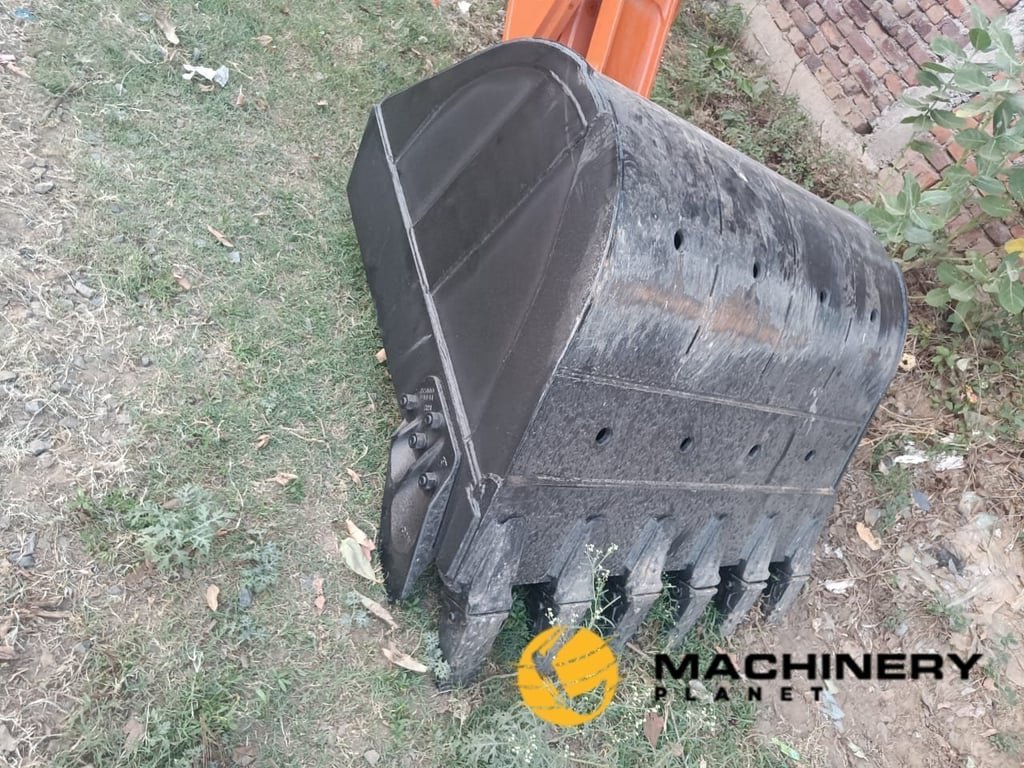 TATA Hitachi ZX220LC Unused 2024 ZX220 2024 2 Crawler Excavators image 5