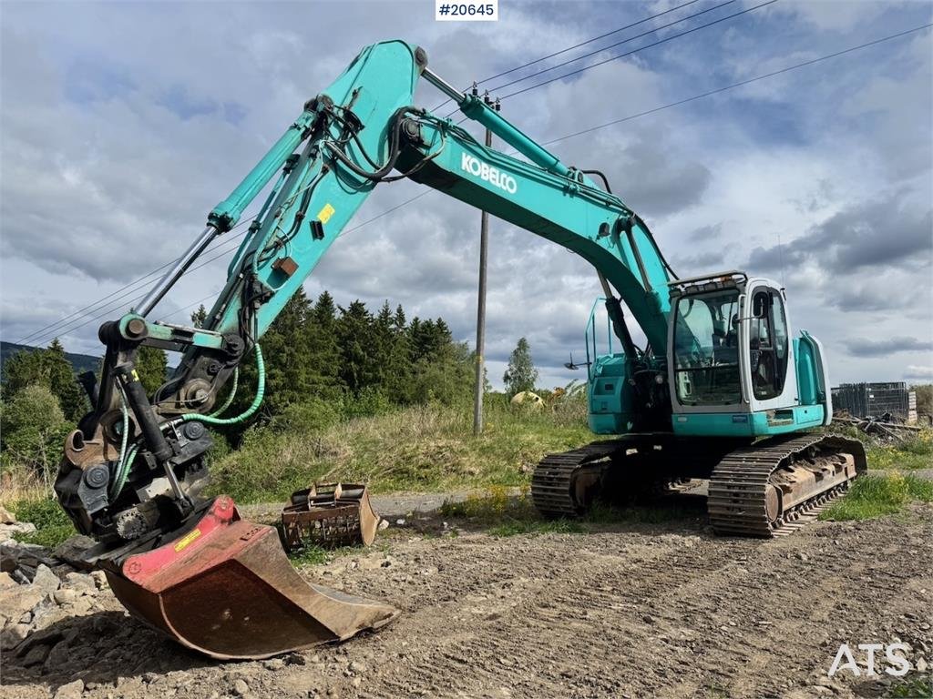 Kobelco SK235SR Tracked excavator w/ Rototilt and bucket. 2000 20645 SK235SR Tracked excavator w/ Rototilt and bucket. 200...