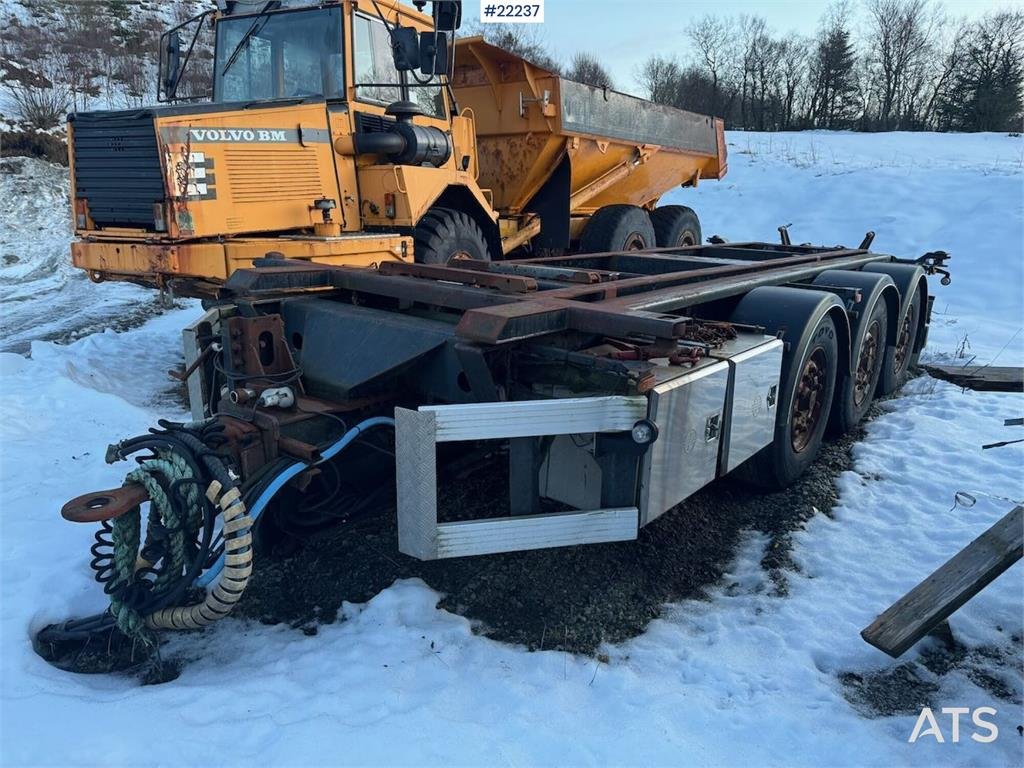 Istrail hook trailer with tipping function 2007 22237 Istrail hook trailer with tipping function 2007 1