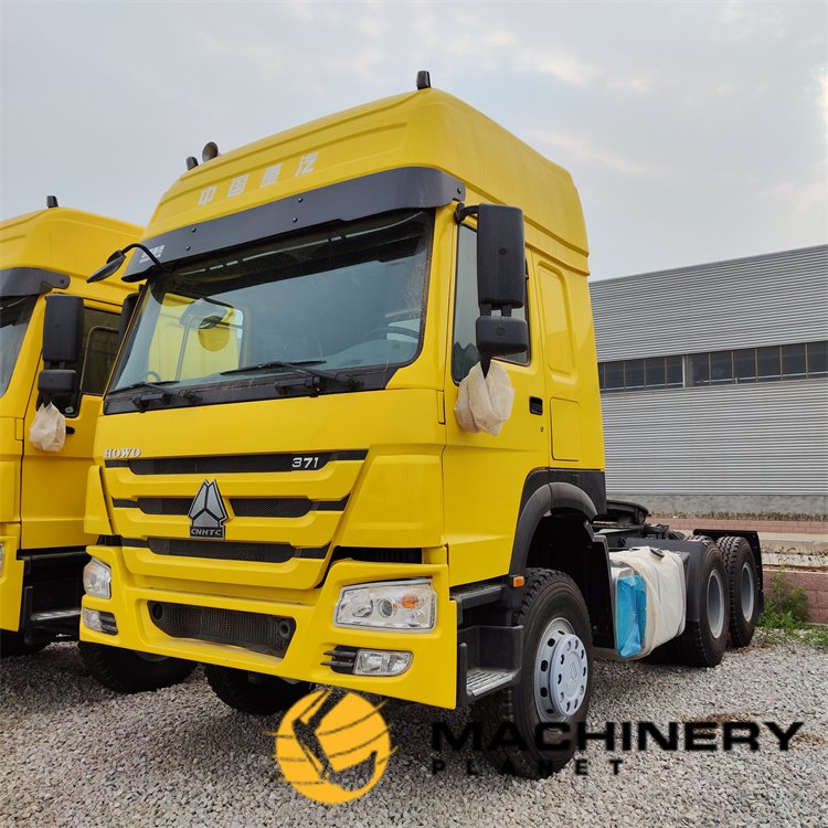 HOWO 371HP 6X4 Dump Truck Tractor Good Quality Hot Sale 371HP 6X4 2022 1 image 3