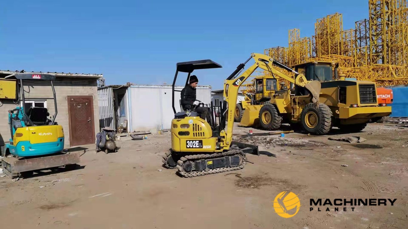 302 Caterpillar Used Mini Excavator LOW PRICE 302 2021 1 image 3