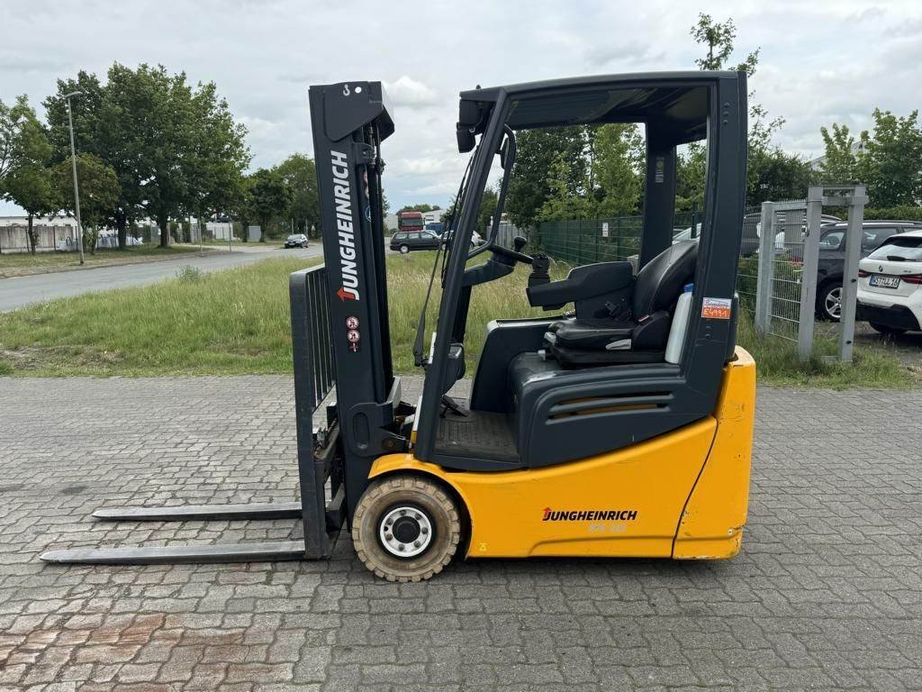 Jungheinrich EFG213 2011 E4991 EFG213 2011 1 Forklift