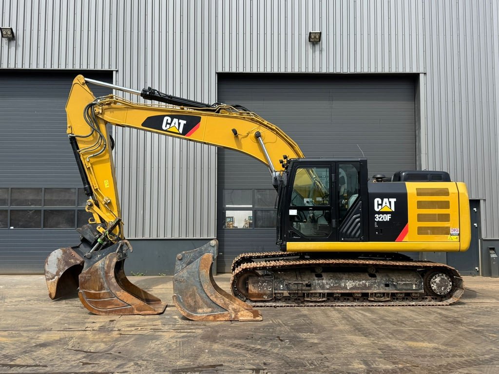 Caterpillar 320FL incl. 3 x Bucket 2017 00033459 320FL incl. 3 x Bucket 2017 1