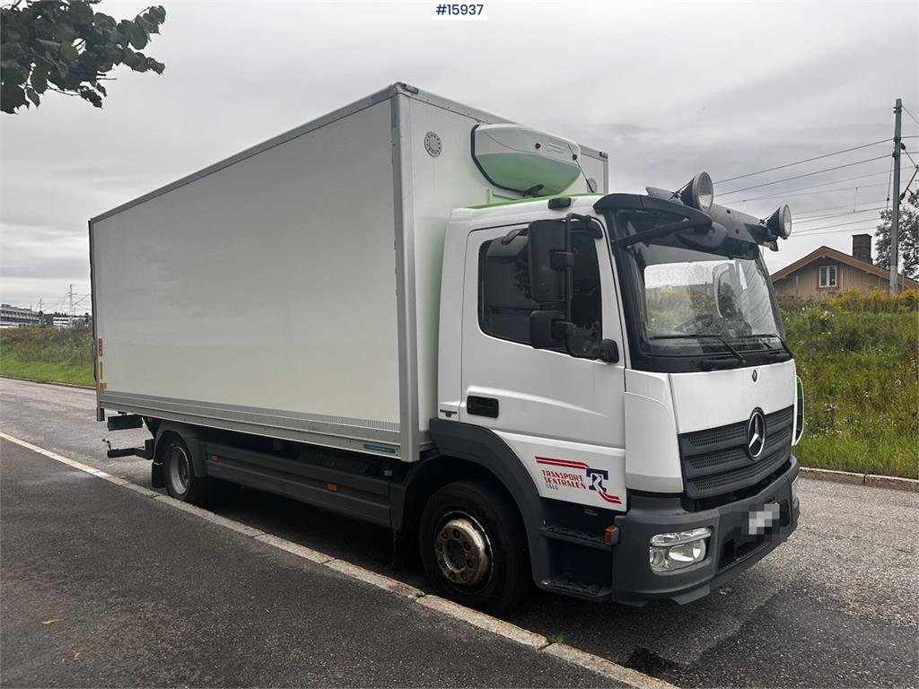 Mercedes-Benz Atego Truck w/ rear lift. 2015 15937 Atego w/ rear lift. 2015 1