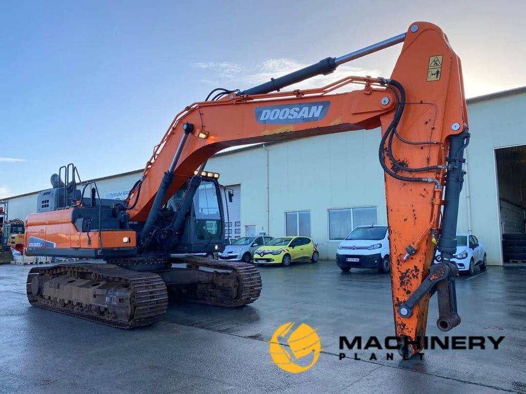 2016 DOOSAN CRAWLER EXCAVATOR DX 300LC-5 DX 300LC-5 2016 1 Crawler Excavators